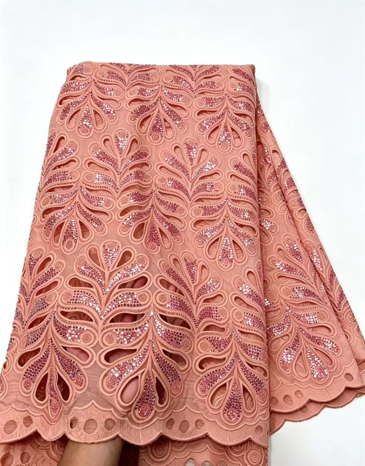 卸売高品質2026年アフリカナイジェリア産ギピュール刺繍オー - Glitter Tablecloth のレビューと価格